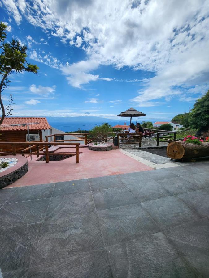 Rosegarden View Velas
